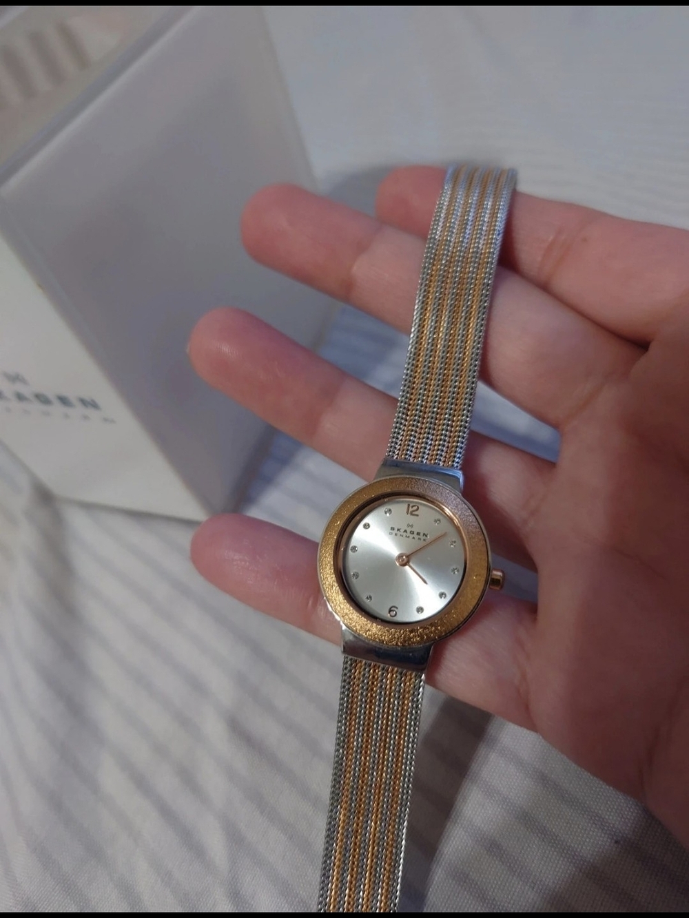 Skagen Women Two-Tone Water Resistant,Mineral Crystal,Stainless Steel,Mesh Watch - Picture 2 of 7